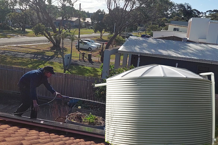 
batemansbay Gutter Cleaner Ensures Rainwater-Reliant Site`s Gutters